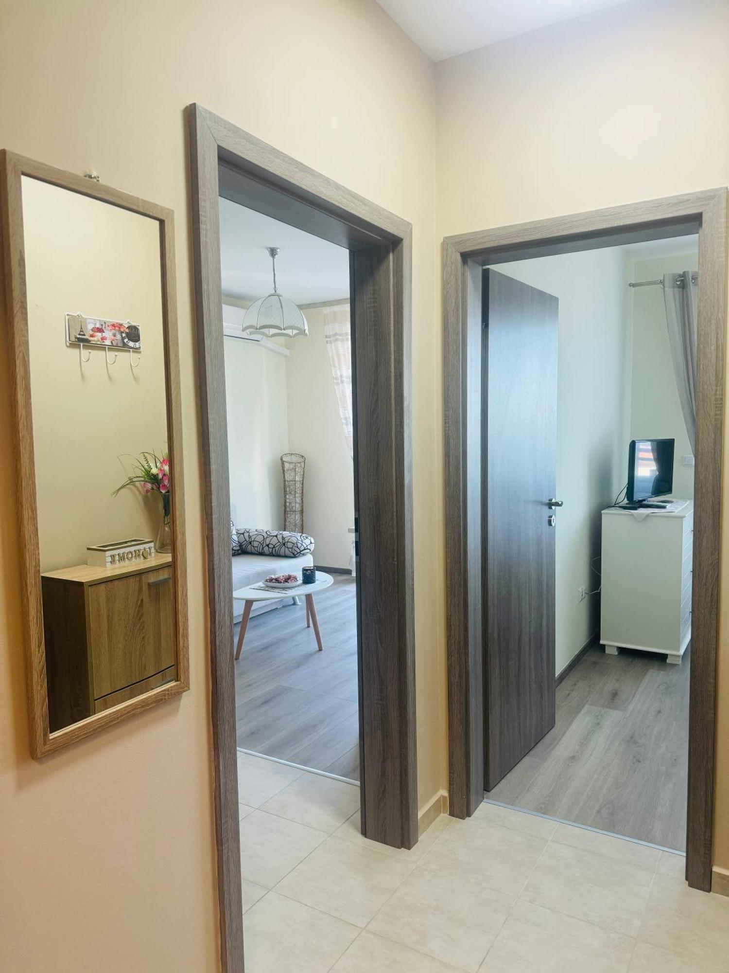 Kiwi Gardens Apartment Byala  Bagian luar foto