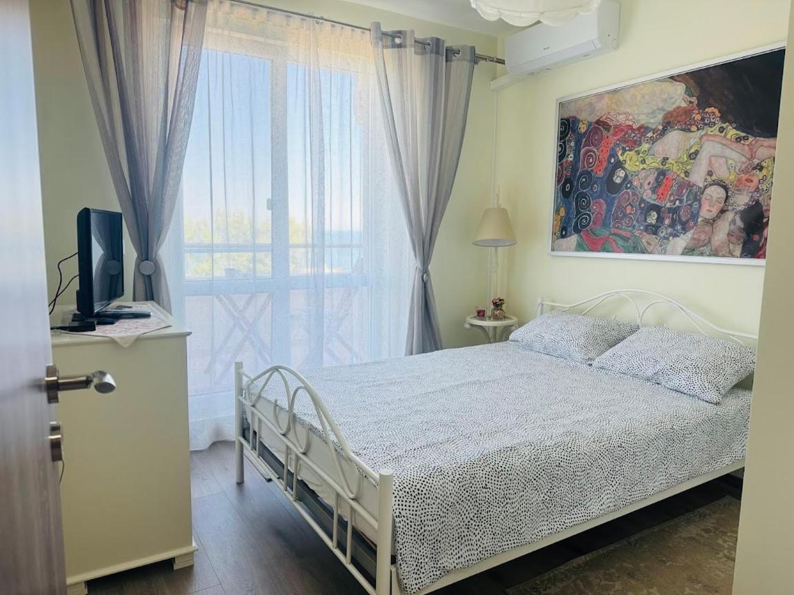 Kiwi Gardens Apartment Byala  Bagian luar foto